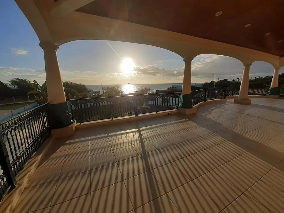 Gale 3 Storey Villa Really On The Beach