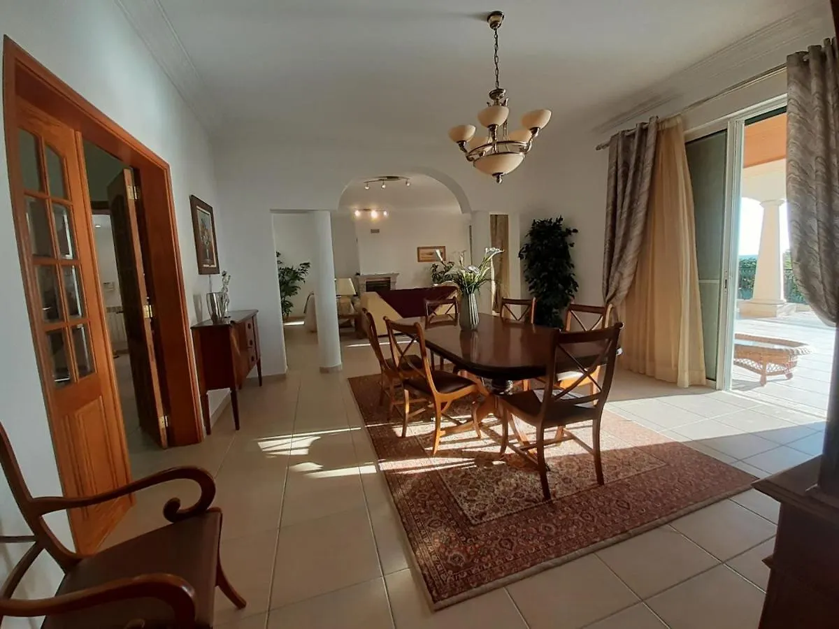 Gale 3 Storey Villa Really On The Beach 0*, Albufeira