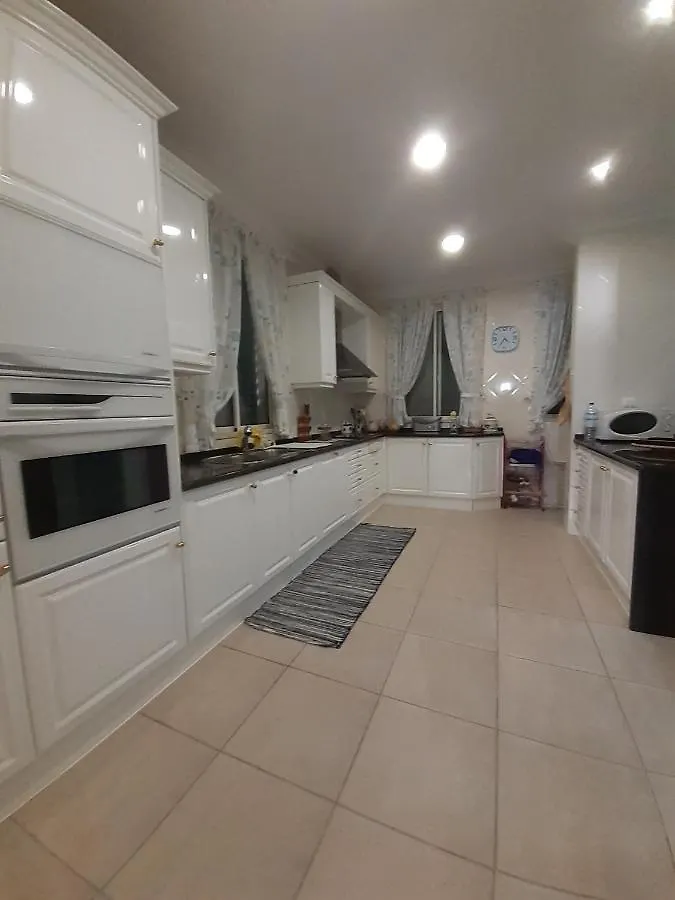 Gale 3 Storey Villa Really On The Beach 0*, Albufeira