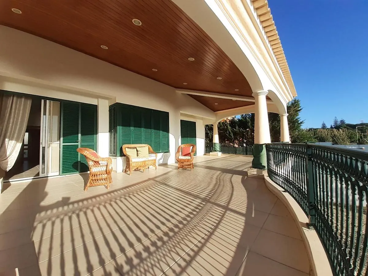 Gale 3 Storey Villa Really On The Beach