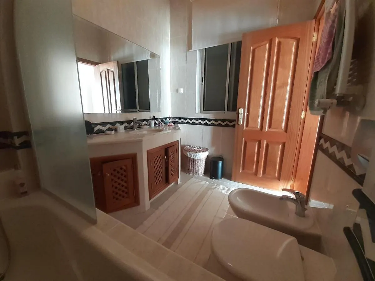 Gale 3 Storey Villa Really On The Beach Albufeira