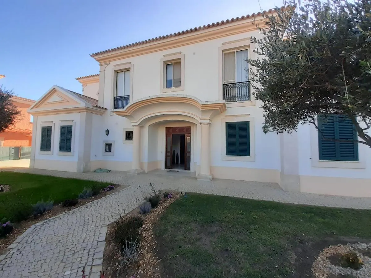 Gale 3 Storey Villa Really On The Beach 0*, Albufeira