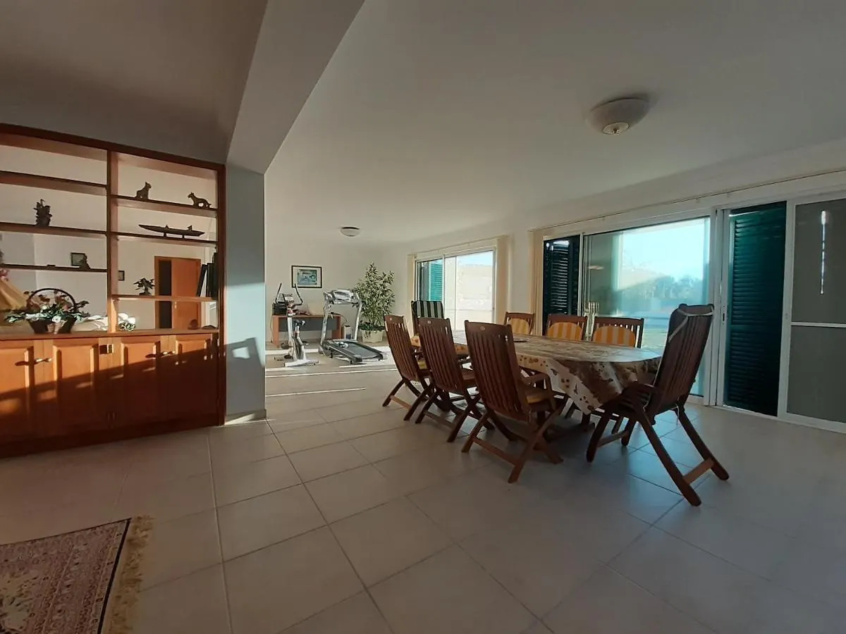 Gale 3 Storey Villa Really On The Beach