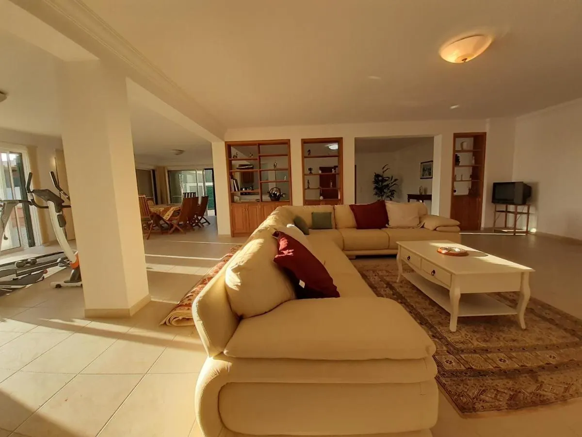 Gale 3 Storey Villa Really On The Beach