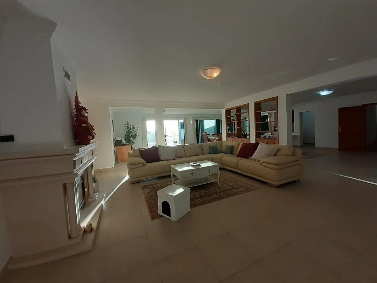 Gale 3 Storey Villa Really On The Beach