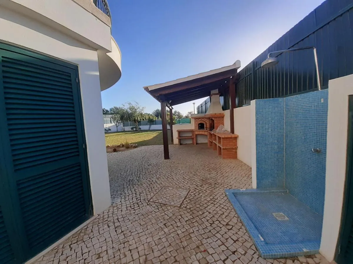 Gale 3 Storey Villa Really On The Beach 0*, Albufeira