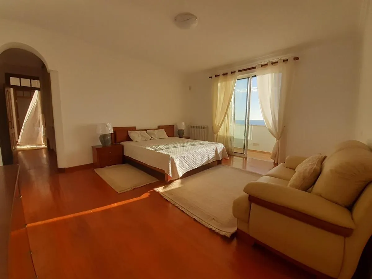 Gale 3 Storey Villa Really On The Beach 0*, Albufeira